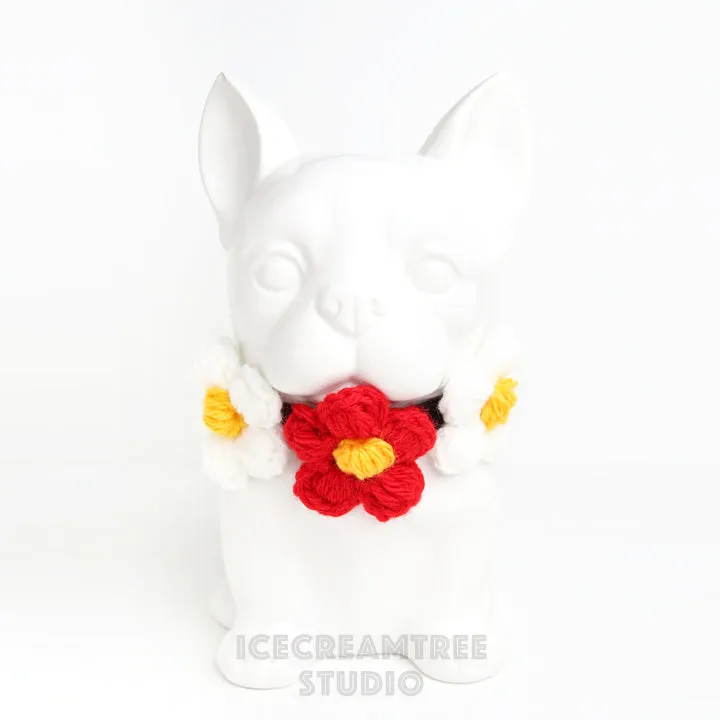 Red Puffy Daisy Necklace - Elastic Pet Collar