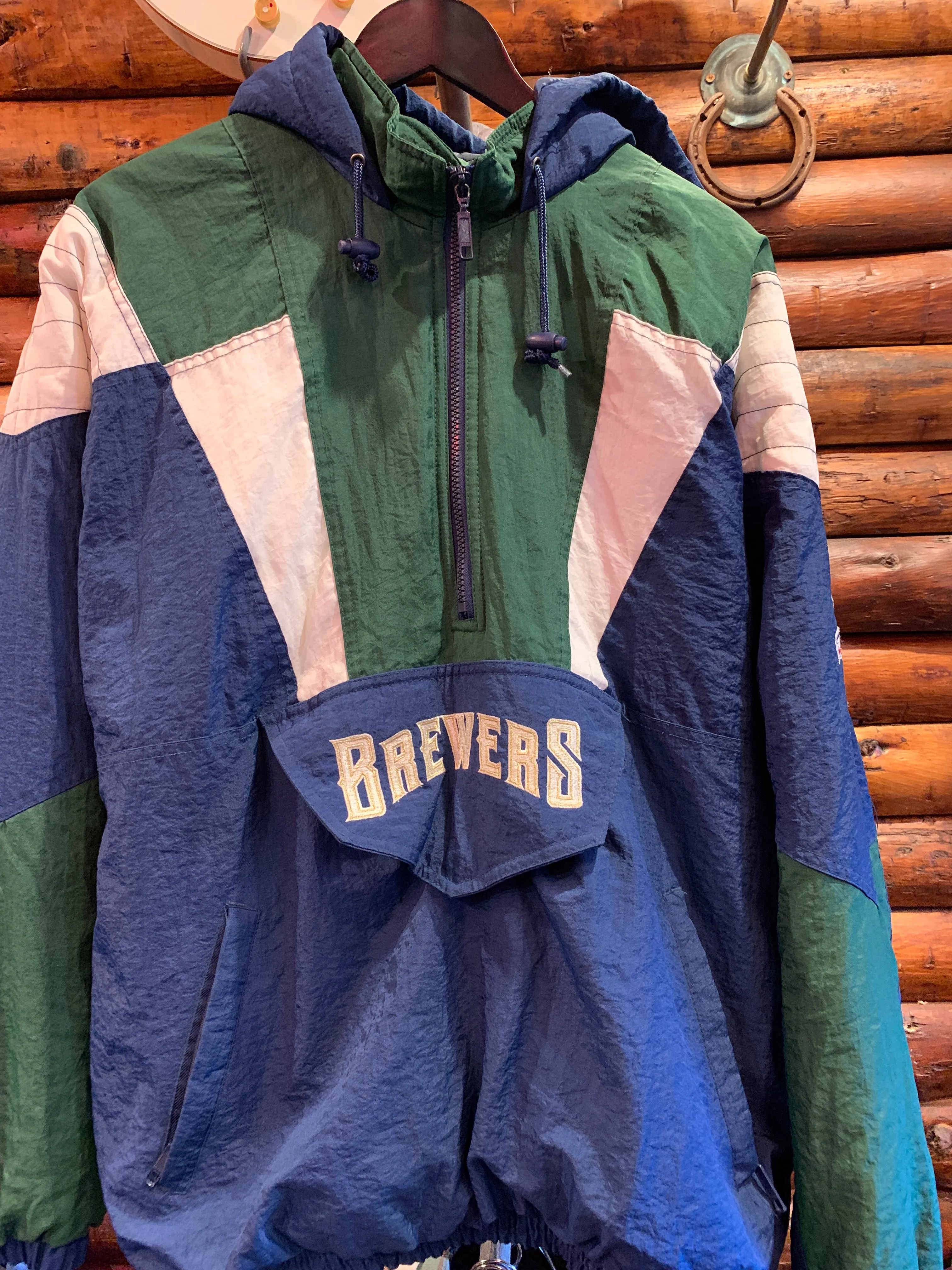 Starter Milwaukee Brewers XL Vintage Puffer Jacket.
