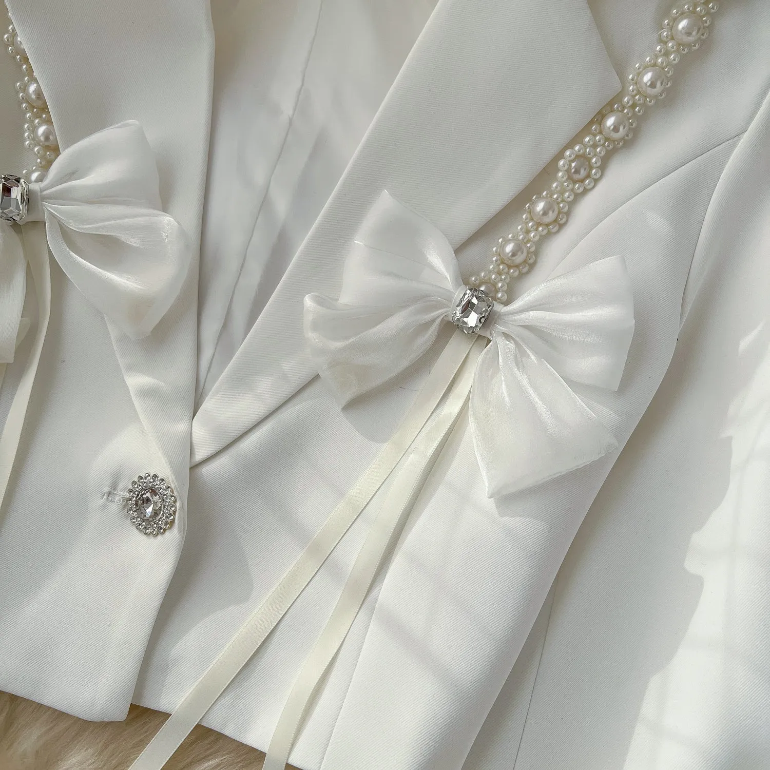 V-neck Beaded Bow Short Blazer